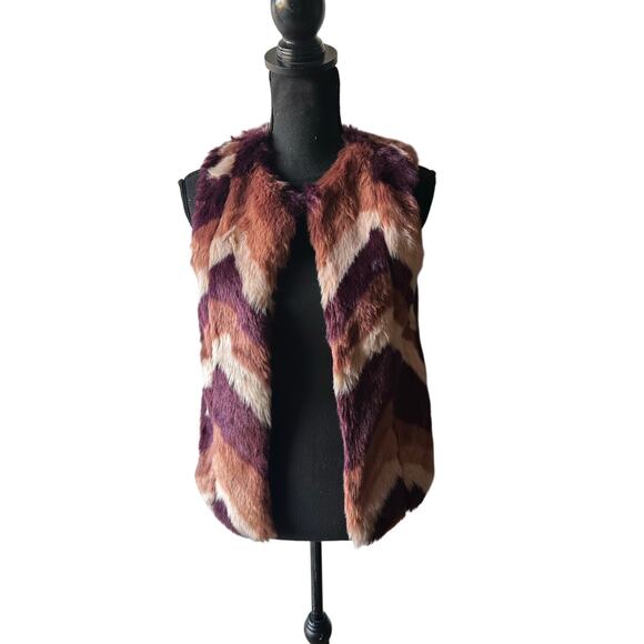 GB Girls Faux Fur Chevron Vest – Soft & Stylish Outerwear - Picture 1 of 5